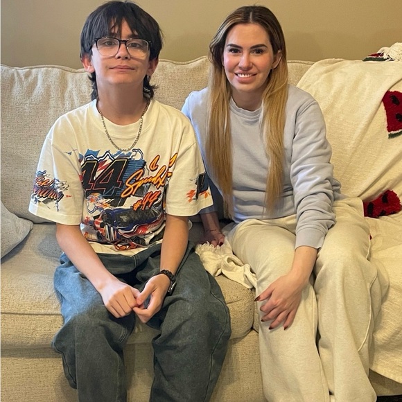 Meet your Posher, Courtney Hanger - Picture 2 of 2